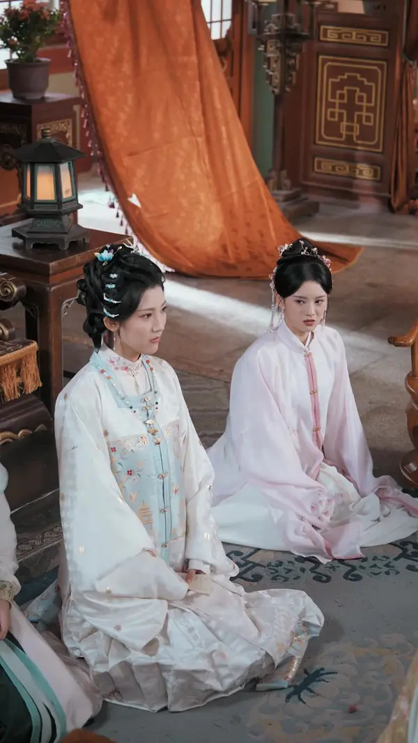 Noble Wife, Raising Her Revenge(Dubbed)