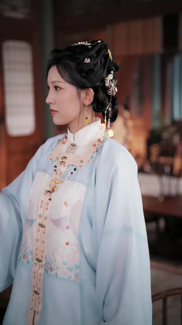 Noble Wife, Raising Her Revenge(Dubbed)