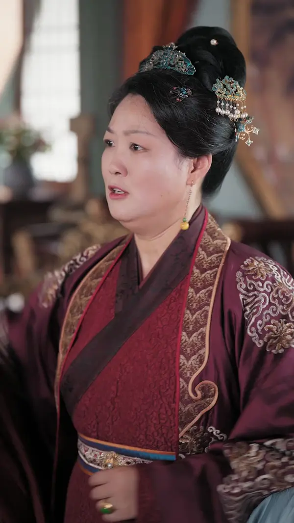 Noble Wife, Raising Her Revenge(Dubbed)