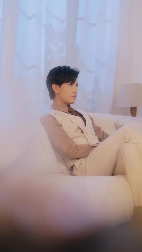 Drunk Into the Tycoon's Bed