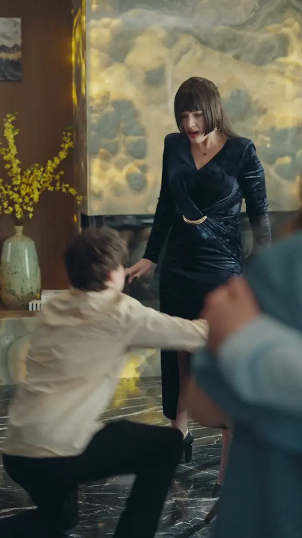 Mafia Princess Kicks Ass on Christmas