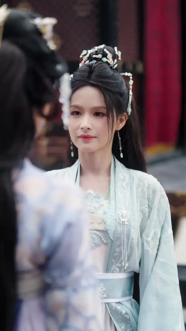 Ruthless Heiress Claims the Throne(Dubbed)