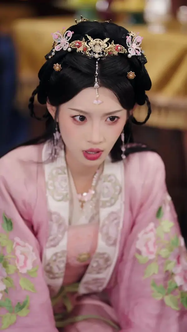 Ruthless Heiress Claims the Throne(Dubbed)