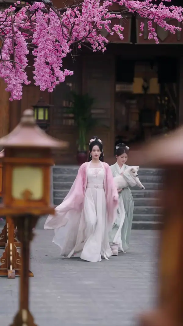Ruthless Heiress Claims the Throne(Dubbed)