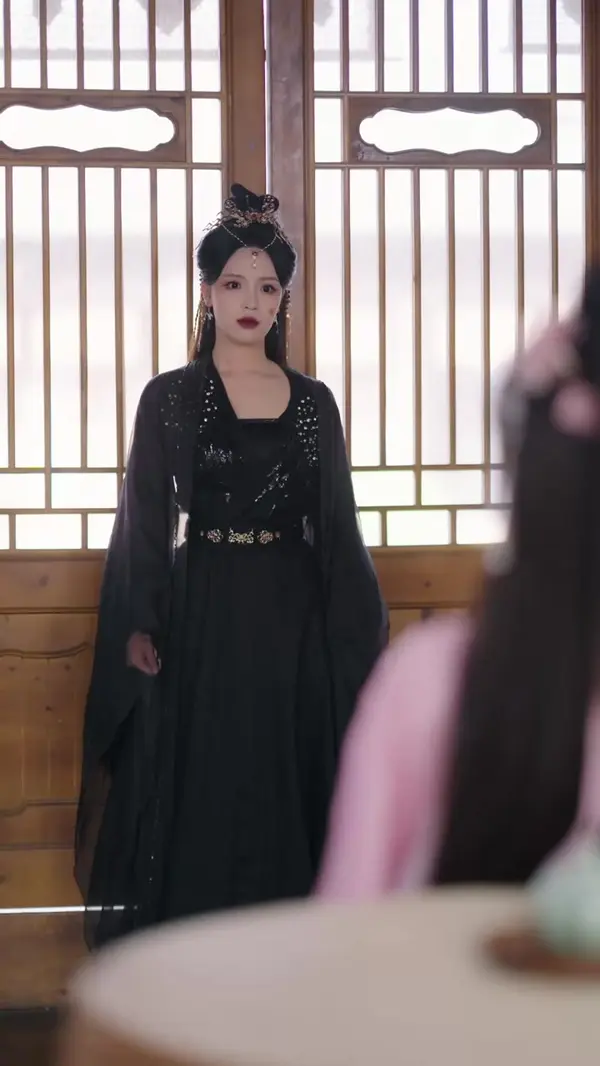 Ruthless Heiress Claims the Throne(Dubbed)