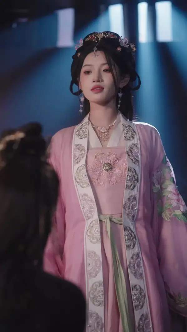 Ruthless Heiress Claims the Throne(Dubbed)