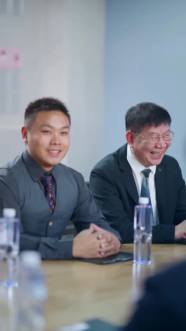 Guard Dad, Secret Billionaire(Dubbed)