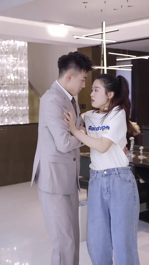 Addicted to Her: The CEO's Spoiled Darling(Dubbed)