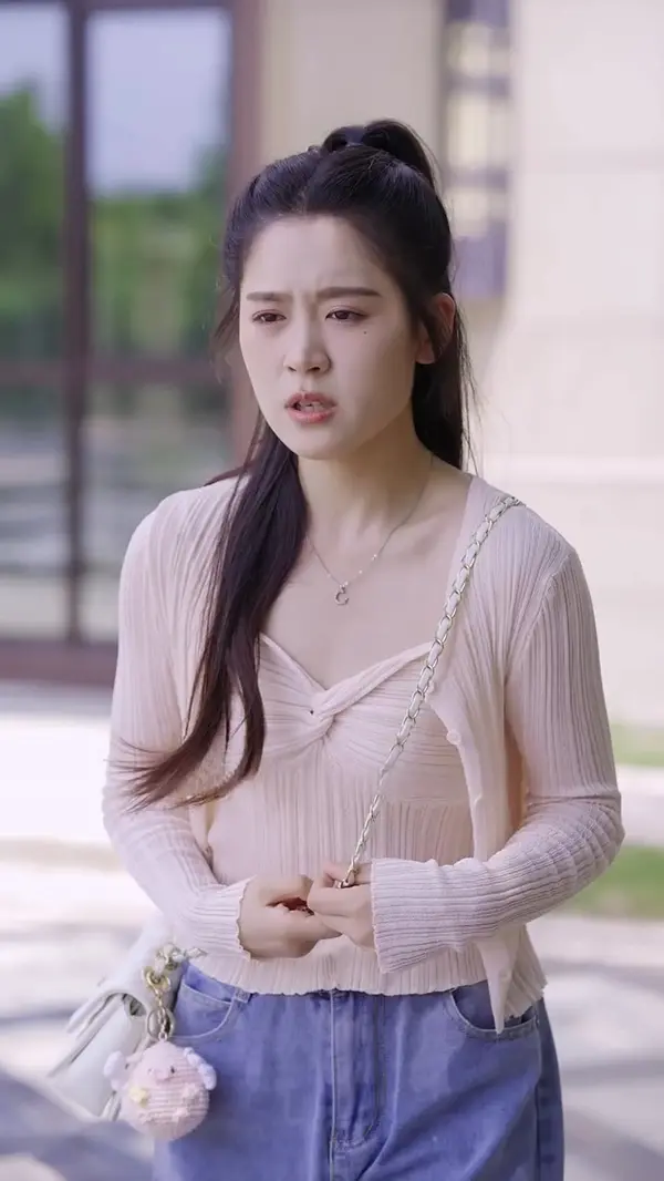 Addicted to Her: The CEO's Spoiled Darling(Dubbed)