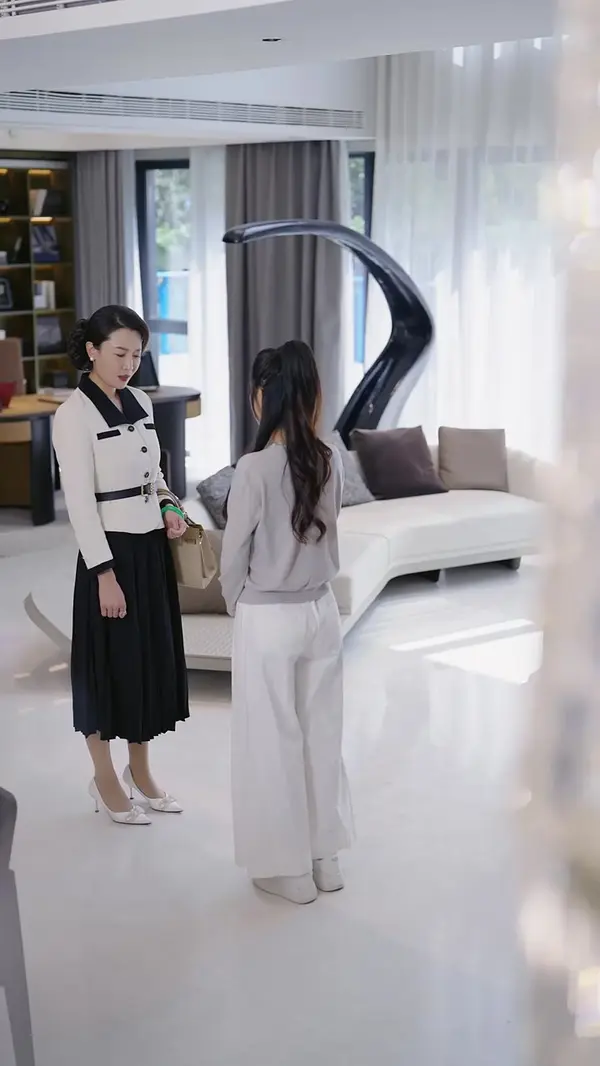 Addicted to Her: The CEO's Spoiled Darling(Dubbed)