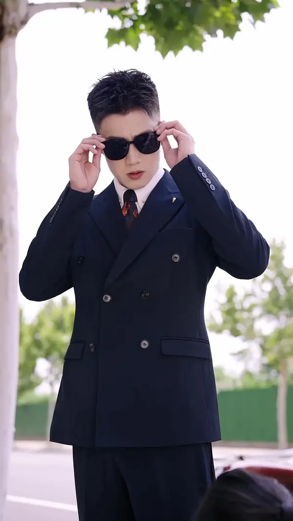 Addicted to Her: The CEO's Spoiled Darling(Dubbed)