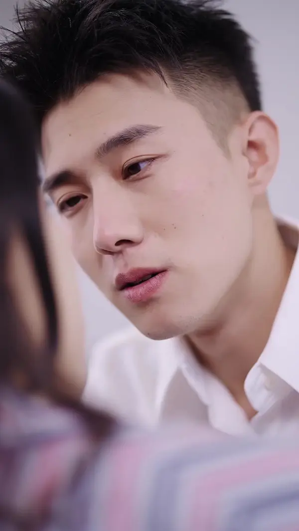 Addicted to Her: The CEO's Spoiled Darling(Dubbed)
