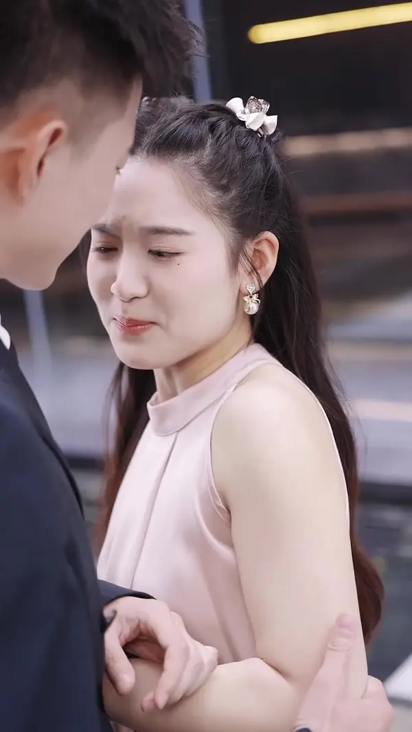 Addicted to Her: The CEO's Spoiled Darling(Dubbed)