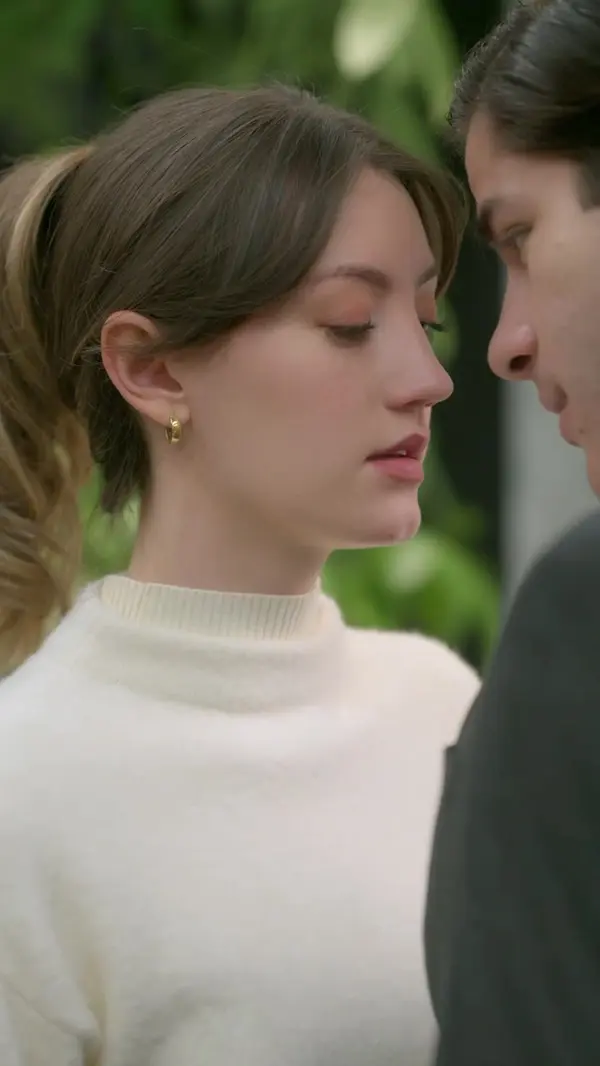 Married to a Billionaire Stranger