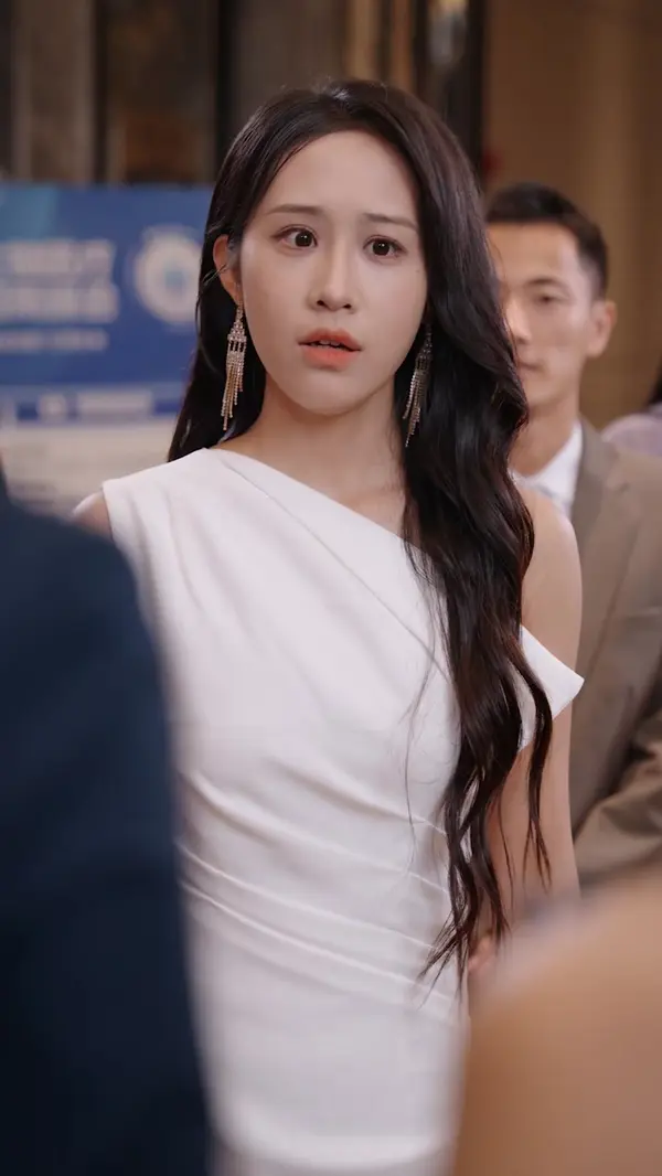 The Billionaire Heir She Dumped(Dubbed)