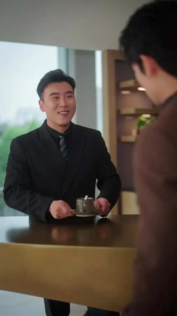 Flash-Married CEO, Secretly Not So Poor?