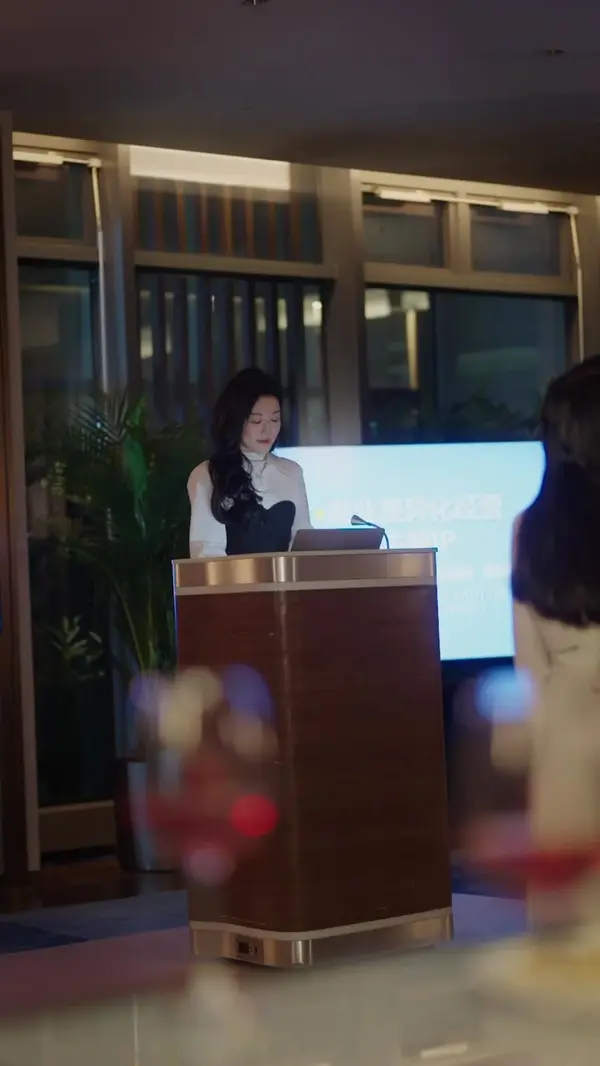 Flash-Married CEO, Secretly Not So Poor?