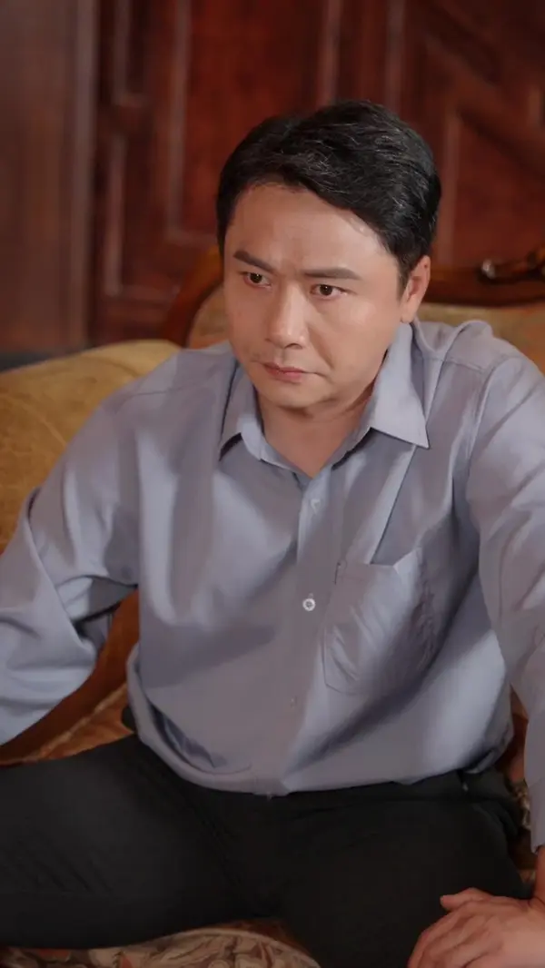 Flash-Married CEO, Secretly Not So Poor?