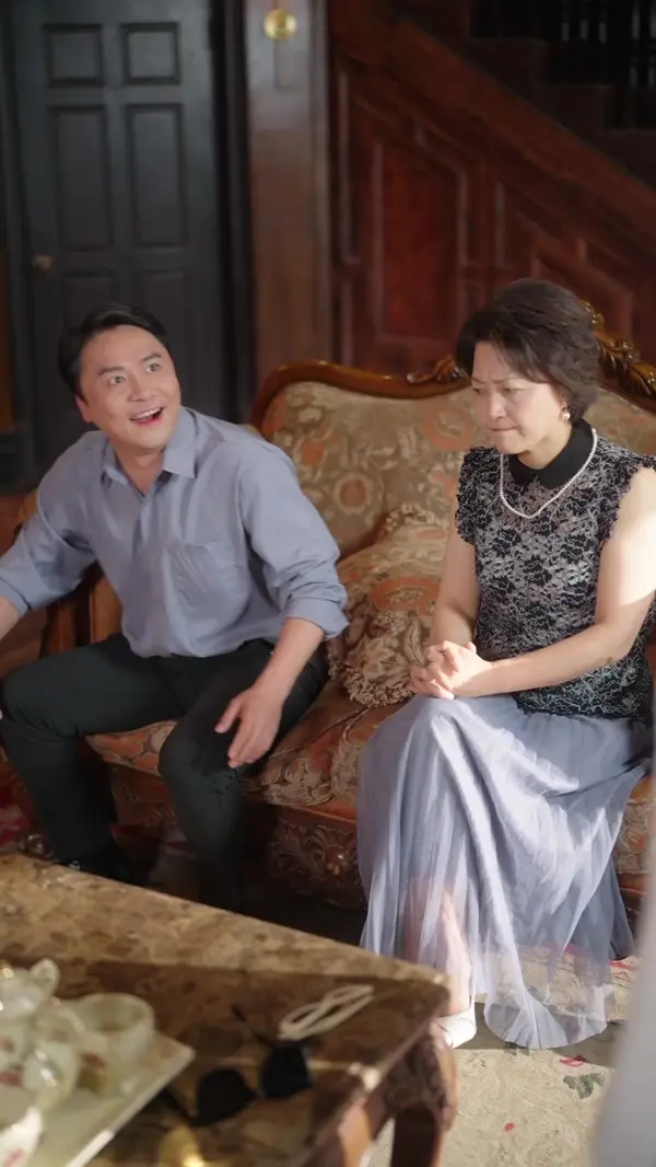 Flash-Married CEO, Secretly Not So Poor?