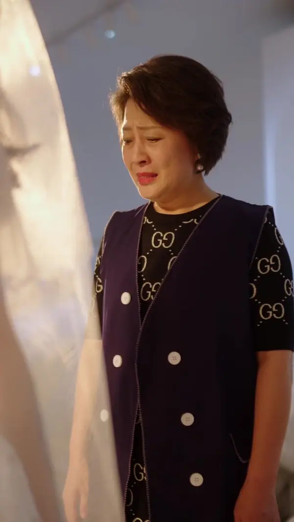 Flash-Married CEO, Secretly Not So Poor?