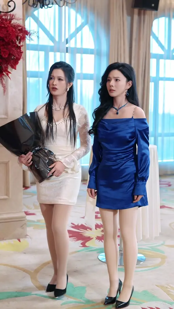 Two Women, One Delivery Guy(Dubbed)
