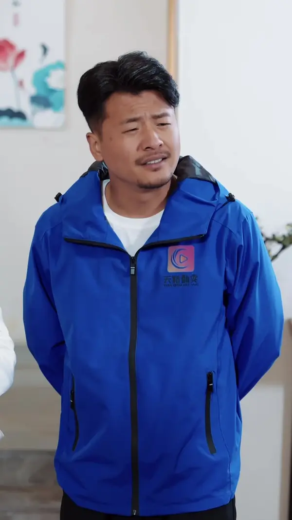Two Women, One Delivery Guy(Dubbed)